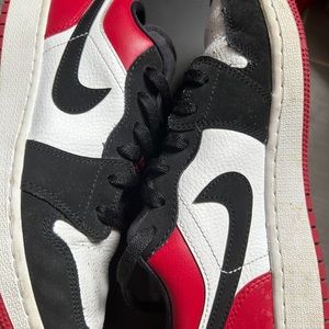 Air Jordan 1 low Bred toe